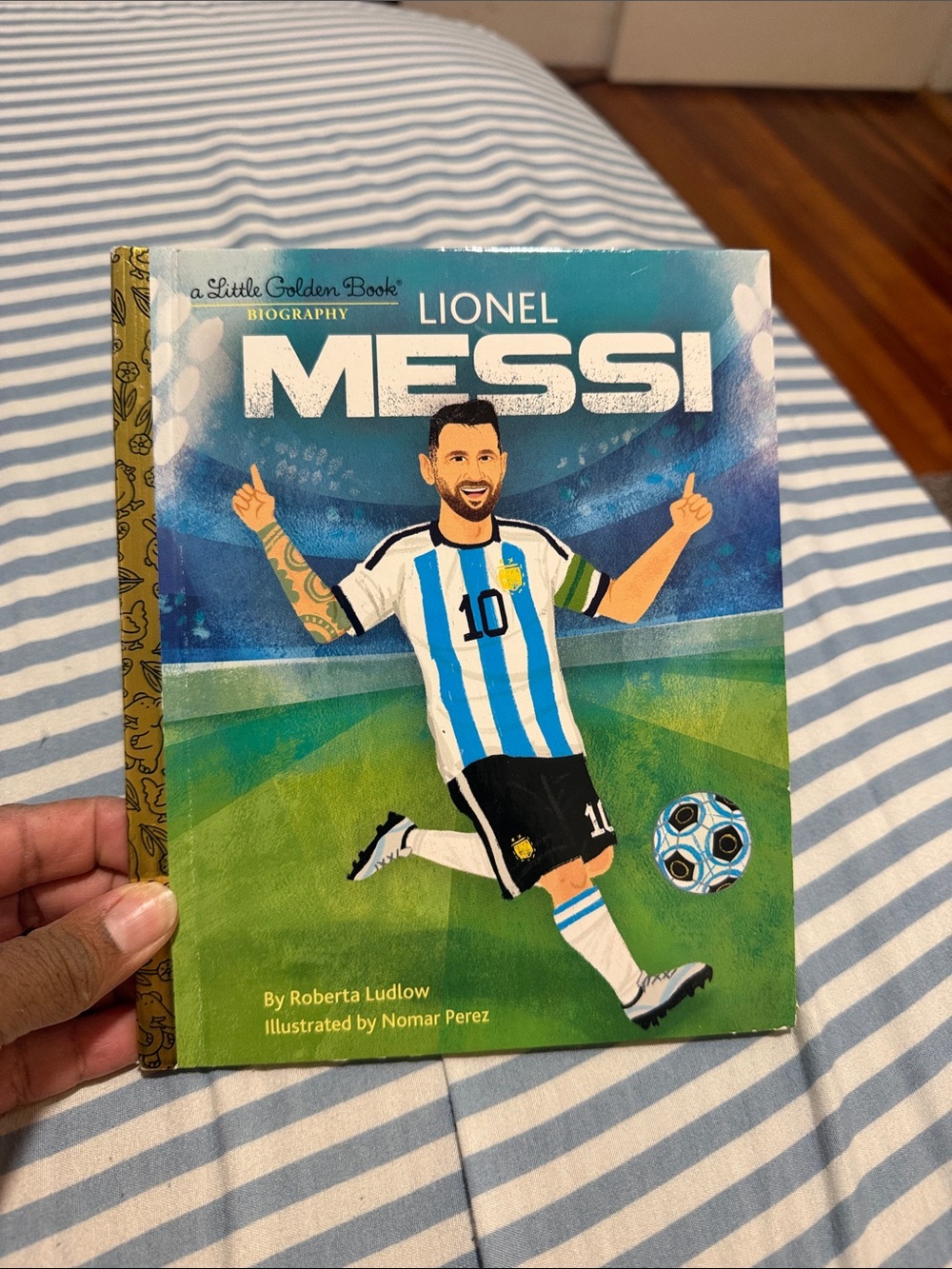 Lionel Messi Little Golden Book - Blue/Green Cover